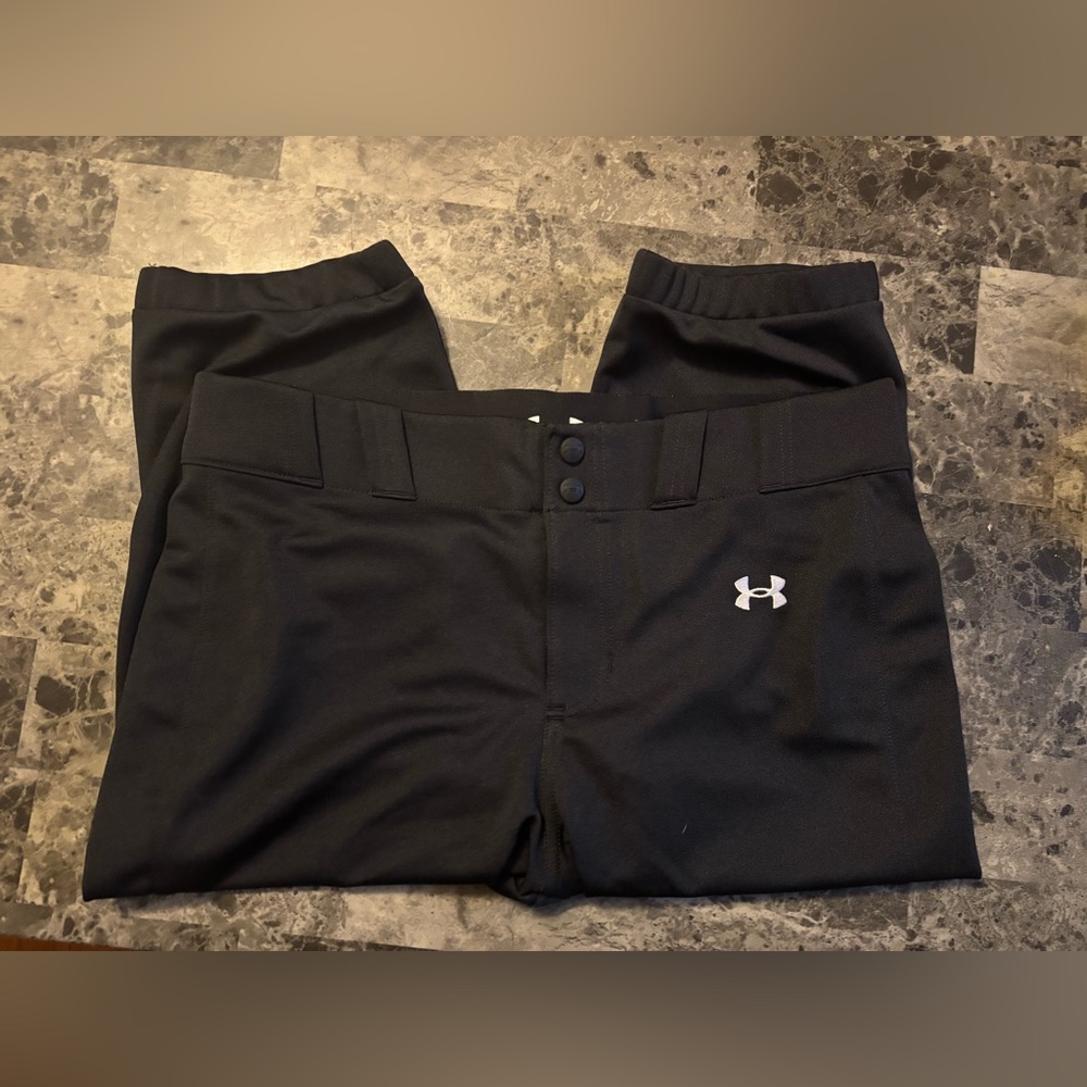 Under Armour Black and White Sportswear